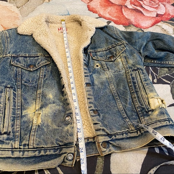 Vintage Levi’s 70s denim distressed Sherpa trucker jacket - Picture 10 of 14